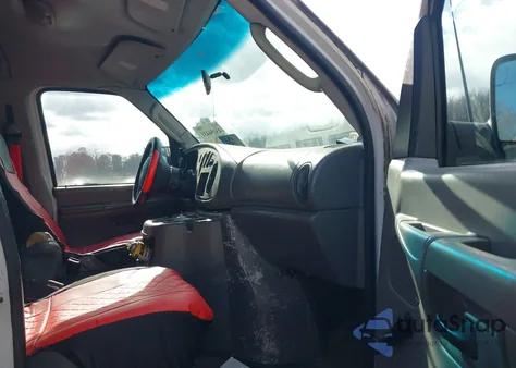 2003 Ford E-250 Commercial/Recreational z USA, uszkodzony, nr VIN 1FTNS24L43HA23531